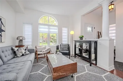 2595 Capilano Crescent Oakville ON L6H 6L4