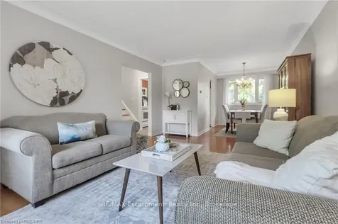 335 Meadowhill Road Burlington ON L7L 3L2