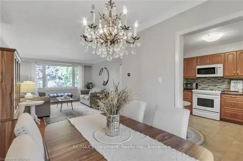 335 Meadowhill Road Burlington ON L7L 3L2