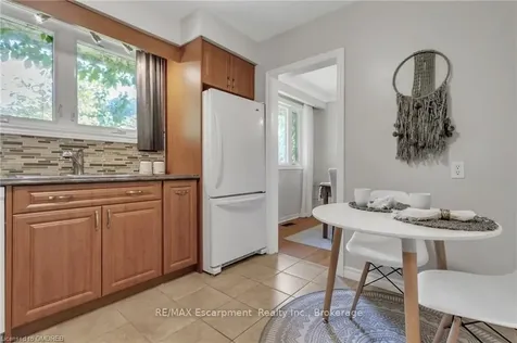 335 Meadowhill Road Burlington ON L7L 3L2