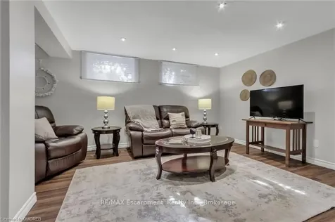 335 Meadowhill Road Burlington ON L7L 3L2