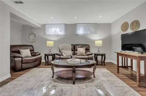 335 Meadowhill Road Burlington ON L7L 3L2