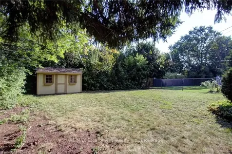 335 Meadowhill Road Burlington ON L7L 3L2