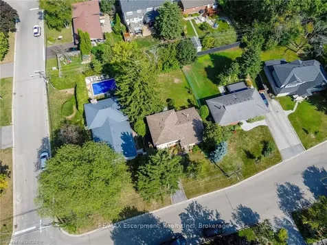 335 Meadowhill Road Burlington ON L7L 3L2