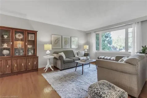 335 Meadowhill Road Burlington ON L7L 3L2