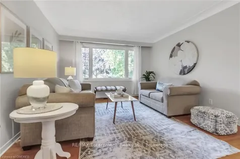 335 Meadowhill Road Burlington ON L7L 3L2