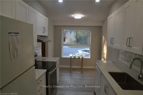 1002 Elizabeth Place W Oakville ON L6H 3H8