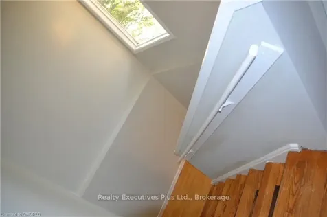 1002 Elizabeth Place W Oakville ON L6H 3H8