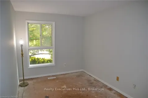 1002 Elizabeth Place W Oakville ON L6H 3H8