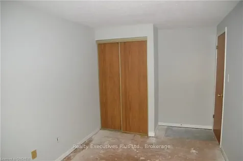 1002 Elizabeth Place W Oakville ON L6H 3H8