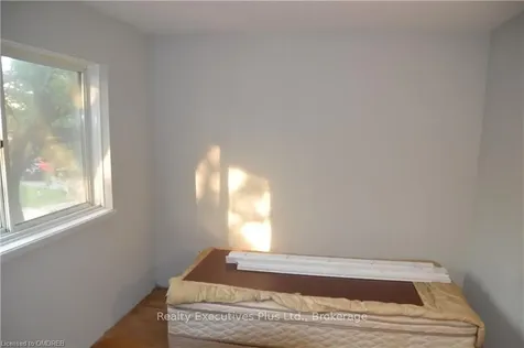 1002 Elizabeth Place W Oakville ON L6H 3H8