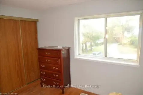 1002 Elizabeth Place W Oakville ON L6H 3H8