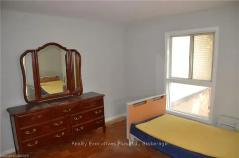 1002 Elizabeth Place W Oakville ON L6H 3H8