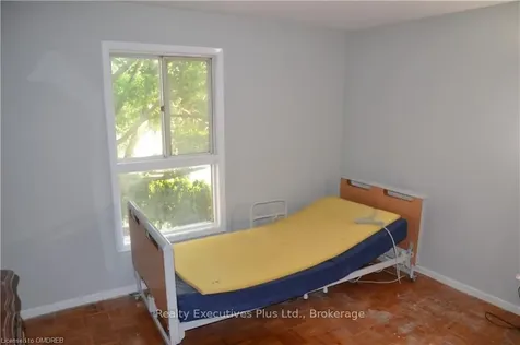 1002 Elizabeth Place W Oakville ON L6H 3H8