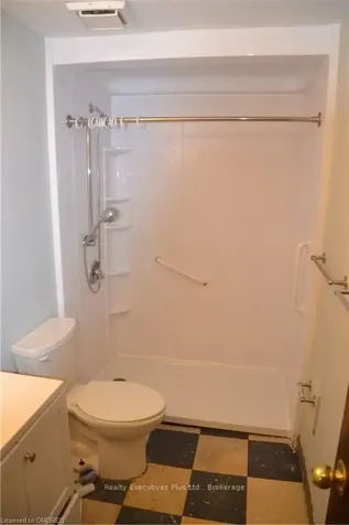 1002 Elizabeth Place W Oakville ON L6H 3H8