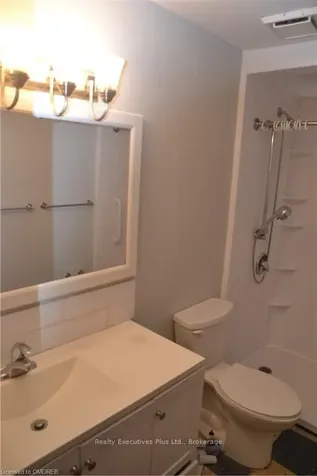 1002 Elizabeth Place W Oakville ON L6H 3H8