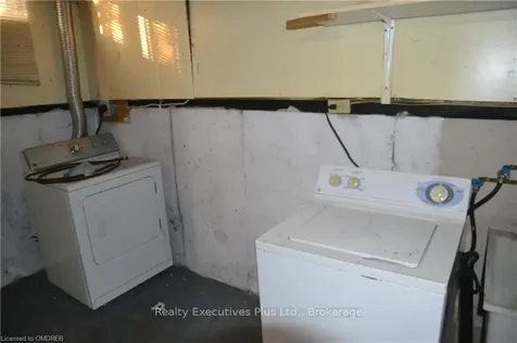 1002 Elizabeth Place W Oakville ON L6H 3H8
