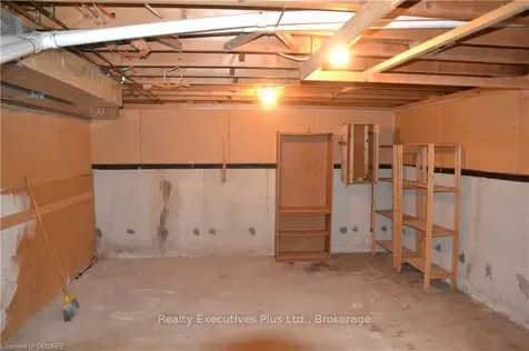 1002 Elizabeth Place W Oakville ON L6H 3H8
