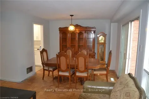 1002 Elizabeth Place W Oakville ON L6H 3H8