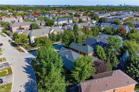 1278 Brillinger Street Oakville ON L6M 3S5