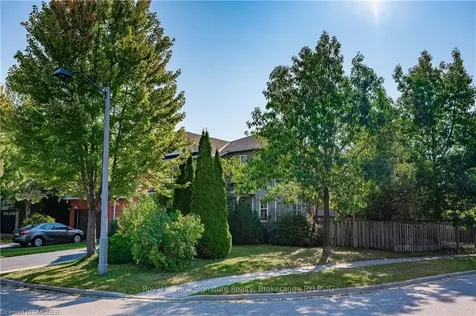 1278 Brillinger Street Oakville ON L6M 3S5
