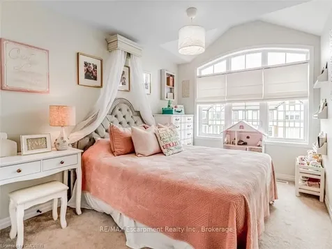 3357 Carding Mill Trail Oakville ON L6M 4K1
