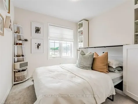 3357 Carding Mill Trail Oakville ON L6M 4K1