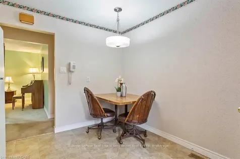 1252 Kensington Park Road Oakville ON L6H 2G9