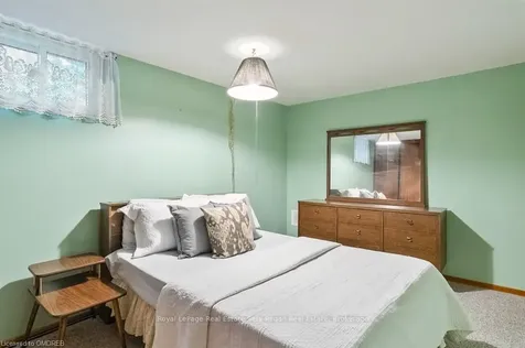 1252 Kensington Park Road Oakville ON L6H 2G9