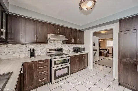 126 Howell Road Oakville ON L6H 5Z3
