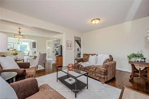 126 Howell Road Oakville ON L6H 5Z3