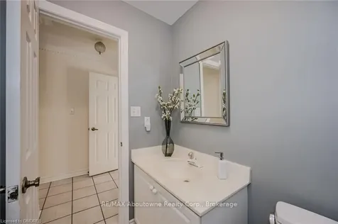 126 Howell Road Oakville ON L6H 5Z3