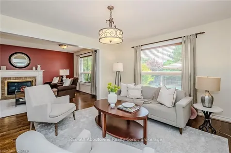 126 Howell Road Oakville ON L6H 5Z3