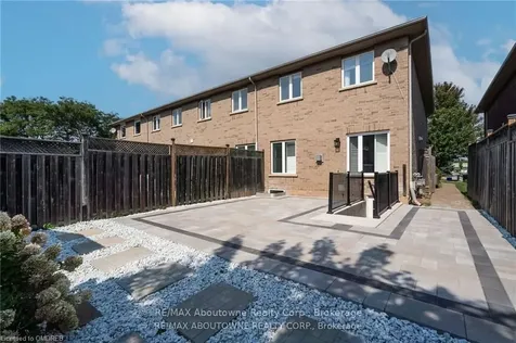 2444 Shadow Court Oakville ON L6M 5G6