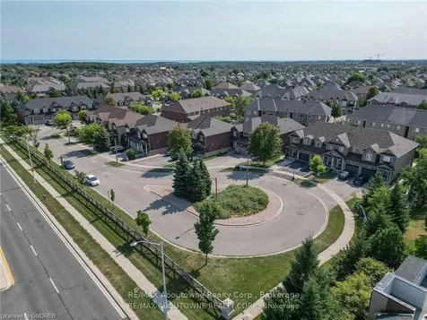 2444 Shadow Court Oakville ON L6M 5G6