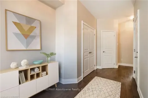 2444 Shadow Court Oakville ON L6M 5G6