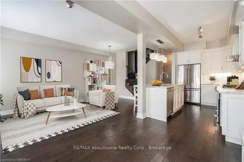 2444 Shadow Court Oakville ON L6M 5G6