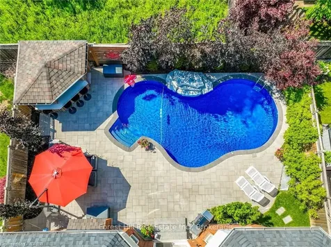 1242 Winter Crescent Milton ON L9T 6V8