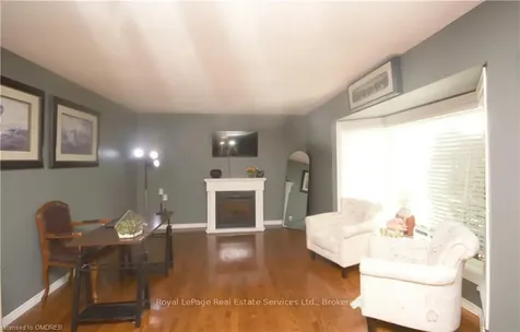 1 Lone Oak Avenue Brampton ON L6S 5V5