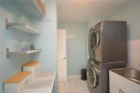 1 Lone Oak Avenue Brampton ON L6S 5V5