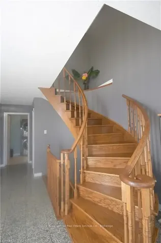 1 Lone Oak Avenue Brampton ON L6S 5V5