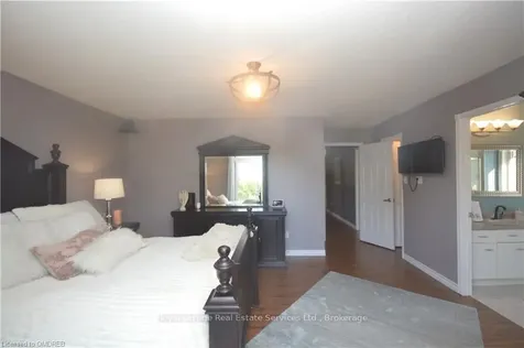 1 Lone Oak Avenue Brampton ON L6S 5V5