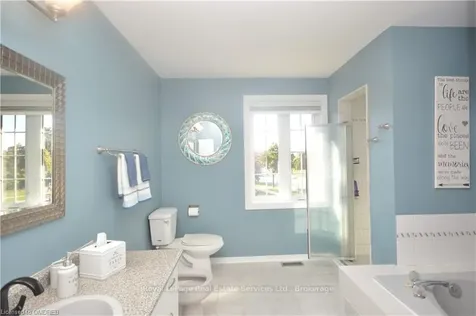 1 Lone Oak Avenue Brampton ON L6S 5V5