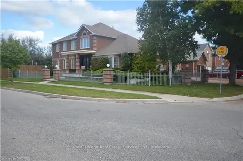 1 Lone Oak Avenue Brampton ON L6S 5V5