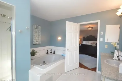 1 Lone Oak Avenue Brampton ON L6S 5V5