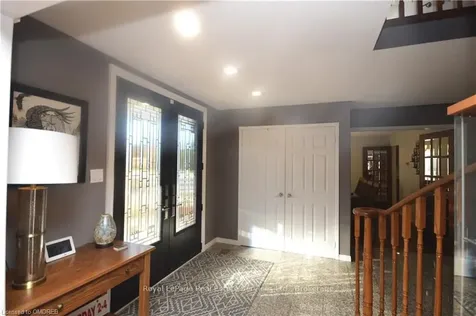 1 Lone Oak Avenue Brampton ON L6S 5V5