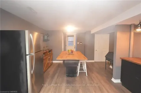 1 Lone Oak Avenue Brampton ON L6S 5V5