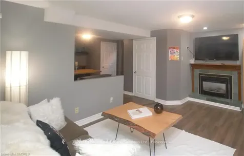 1 Lone Oak Avenue Brampton ON L6S 5V5