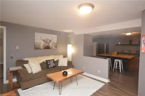 1 Lone Oak Avenue Brampton ON L6S 5V5