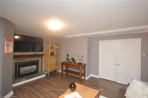 1 Lone Oak Avenue Brampton ON L6S 5V5